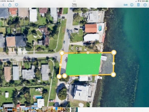 10875 N Bayshore Dr , Miami, FL 33161