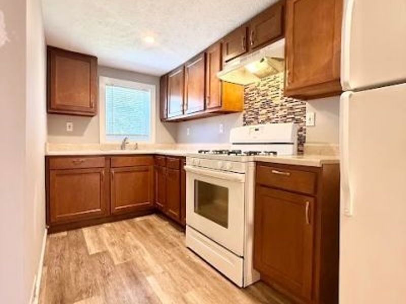 4302 Orchard Avenue, Cleveland, OH 44113 Photo 11