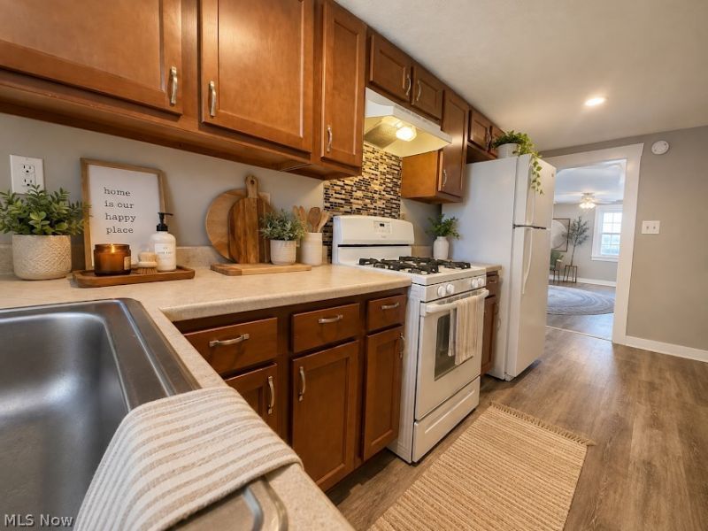 4302 Orchard Avenue, Cleveland, OH 44113 Photo 9