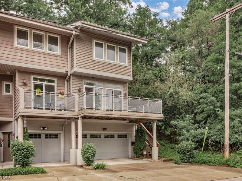 2868 W 11th Street, Cleveland, OH 44113 Photo 2