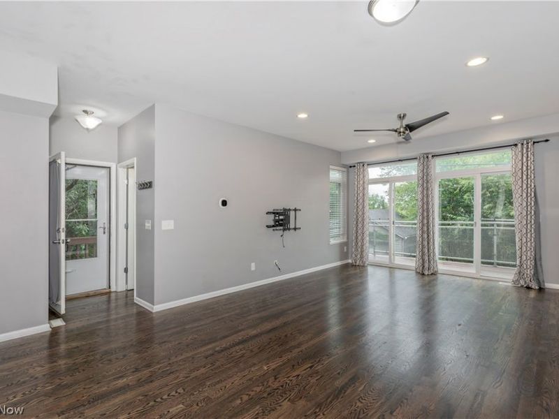 2868 W 11th Street, Cleveland, OH 44113 Photo 3