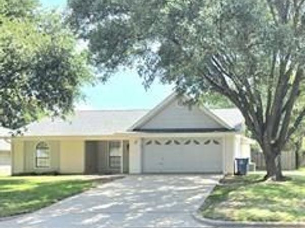 703 Aspen Incline Drive, Hewitt, TX 76643