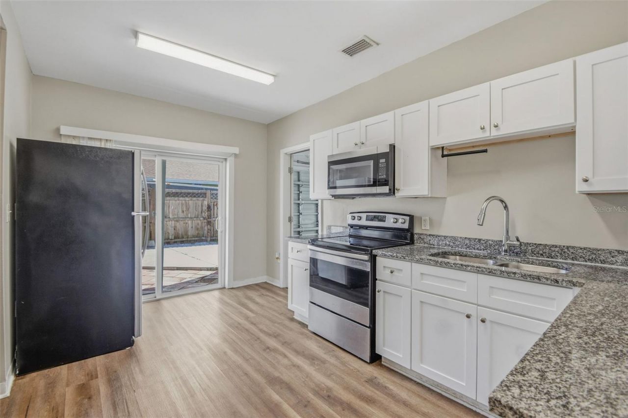 2141 Mango Avenue , Sarasota, FL 34234 Photo