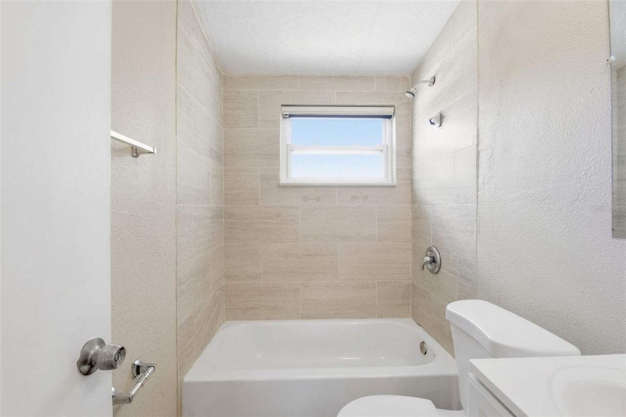 2141 Mango Avenue , Sarasota, FL 34234 Photo