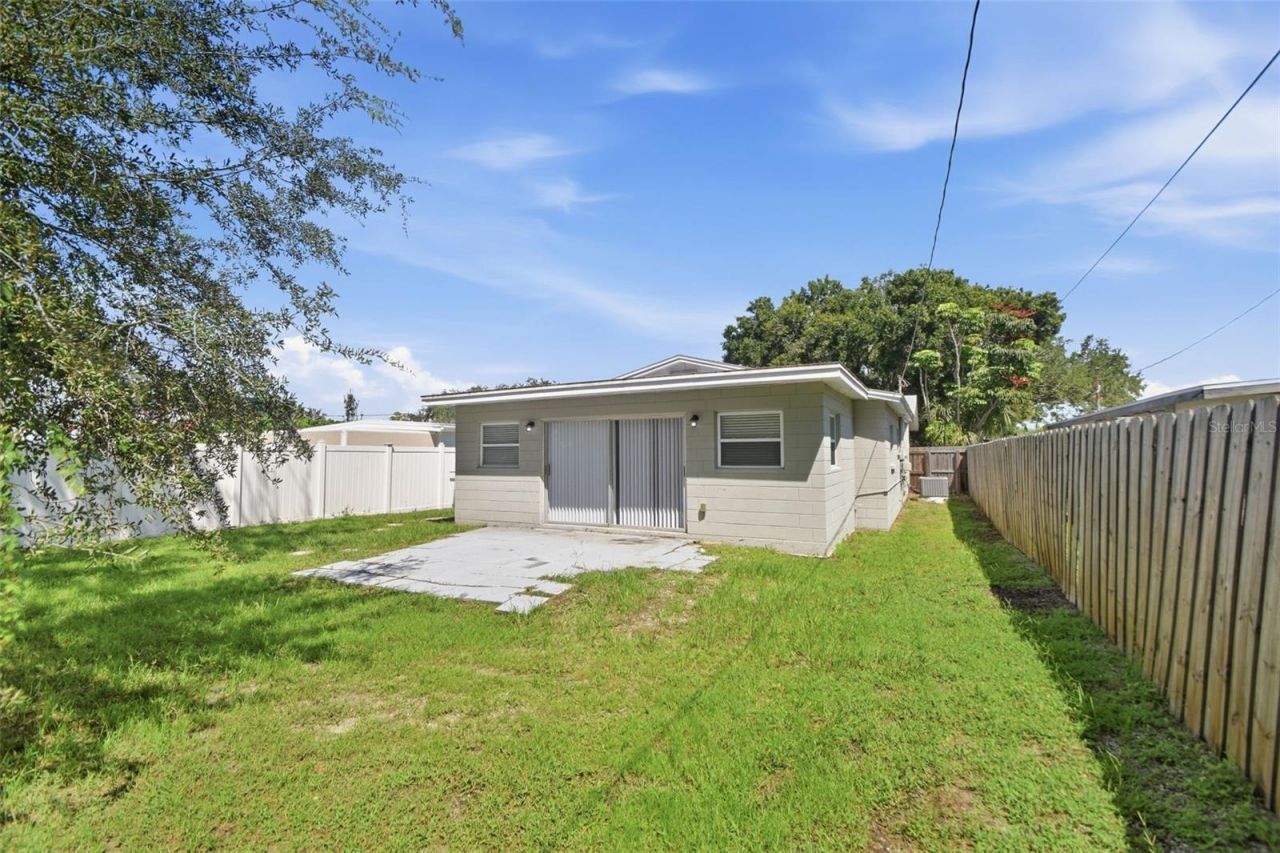 2141 Mango Avenue , Sarasota, FL 34234 Photo