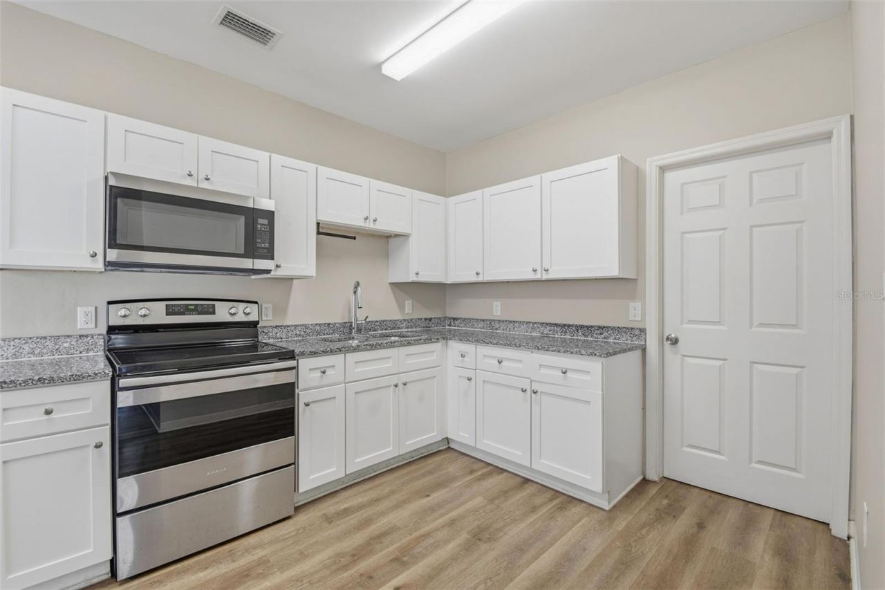2141 Mango Avenue , Sarasota, FL 34234 Photo
