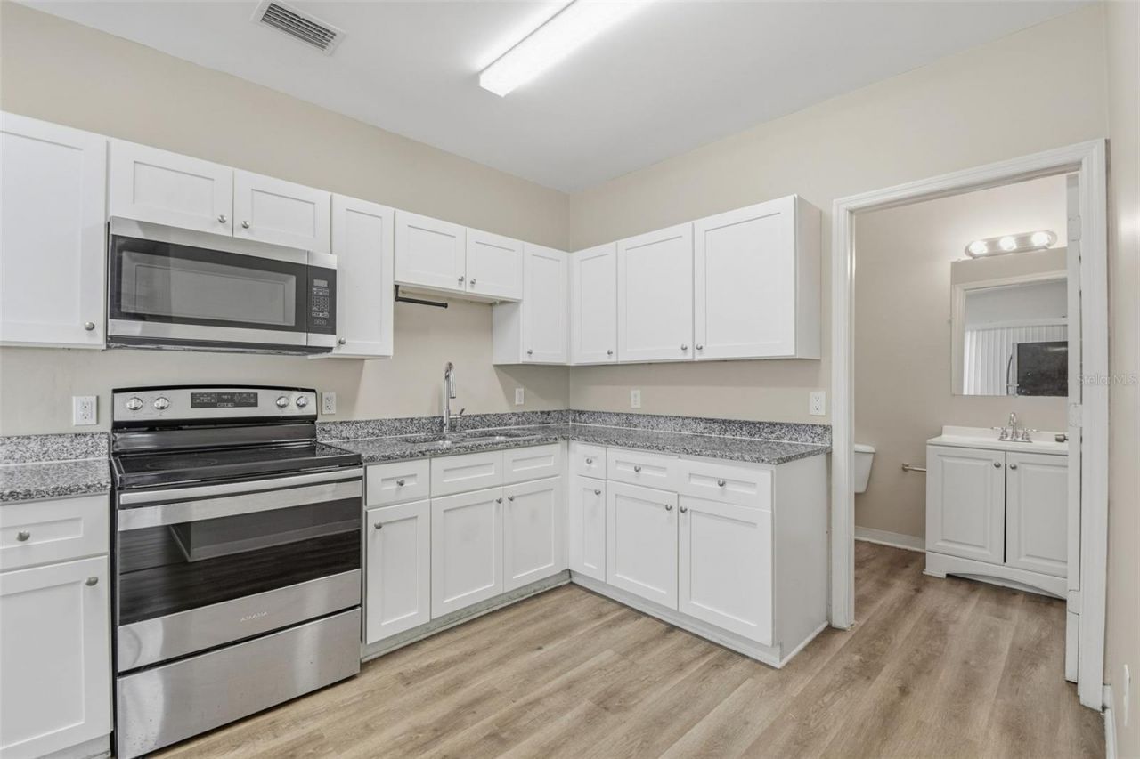 2141 Mango Avenue , Sarasota, FL 34234 Photo
