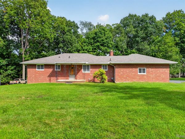 26710 La Muera Street, Farmington Hills, Mi 48334