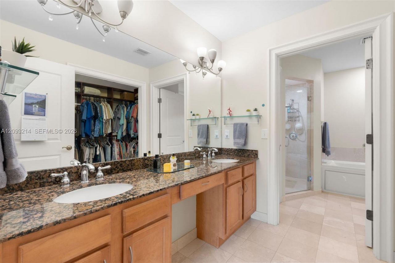 16101 Emerald Estates Dr, Unit 448, Weston, FL 33331 Photo