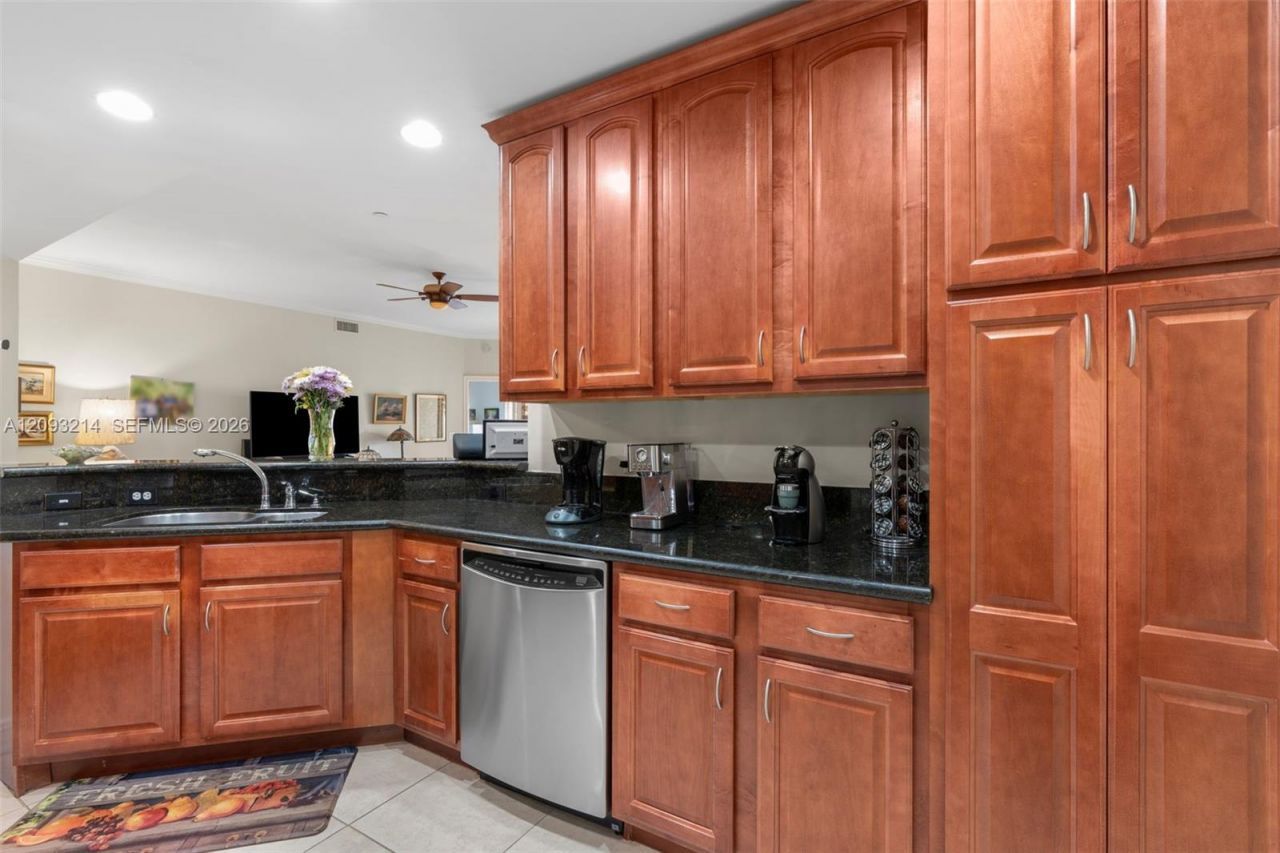 16101 Emerald Estates Dr, Unit 448, Weston, FL 33331 Photo