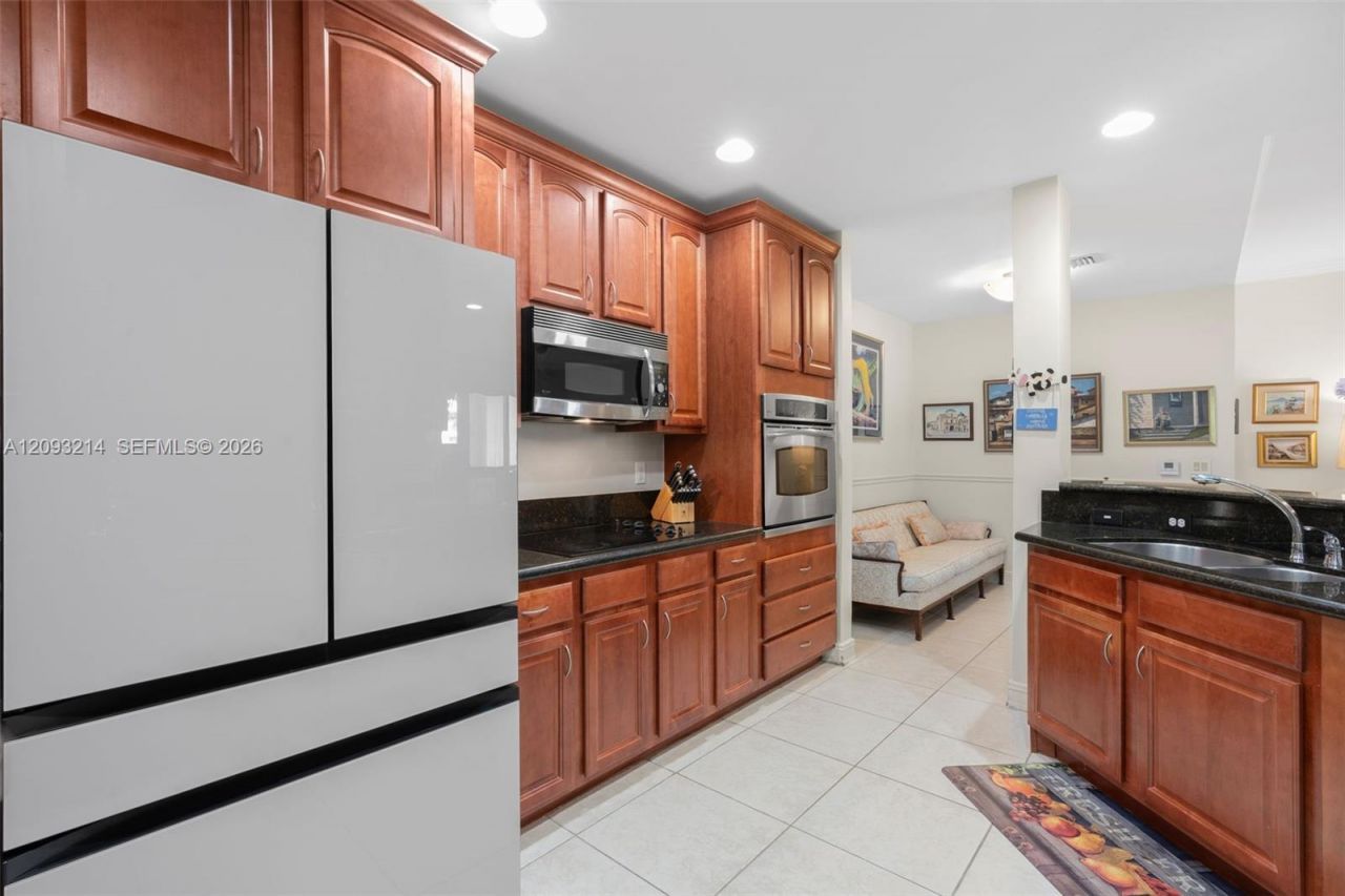 16101 Emerald Estates Dr, Unit 448, Weston, FL 33331 Photo