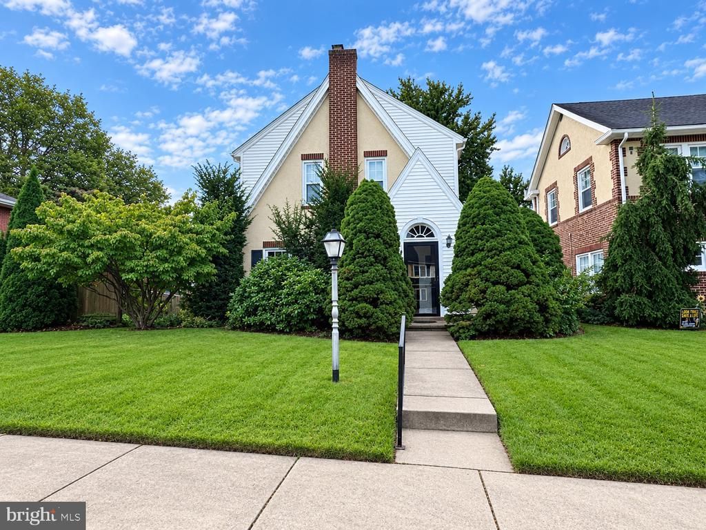 108 SPRING CREST BOULEVARD , SINKING SPRING, PA 19608
