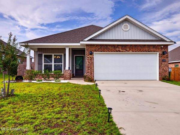 17920 Kelso Drive, D'Iberville, MS 39540