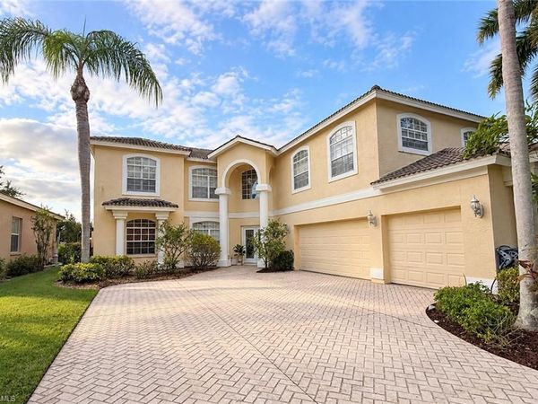 2356 Heritage Greens DR, NAPLES, FL 34119