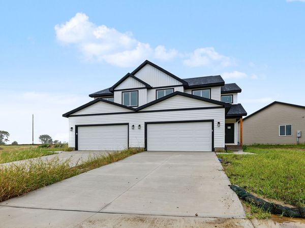 606 Cottonwood Avenue, Woodward, IA 50276