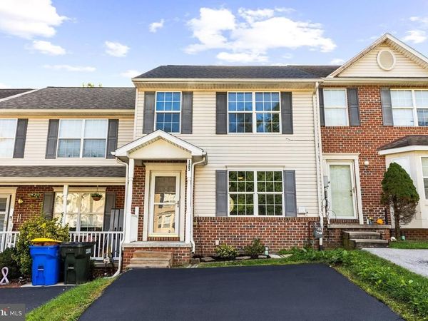 1382 WANDA DRIVE, HANOVER, PA 17331