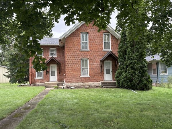 810 E 4th Street , Sterling, IL 61081