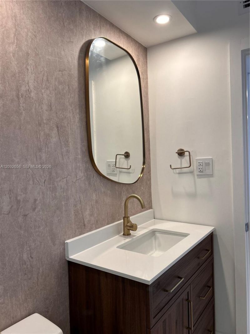 2430 NE 135th St, Unit 201, North Miami, FL 33181 Photo