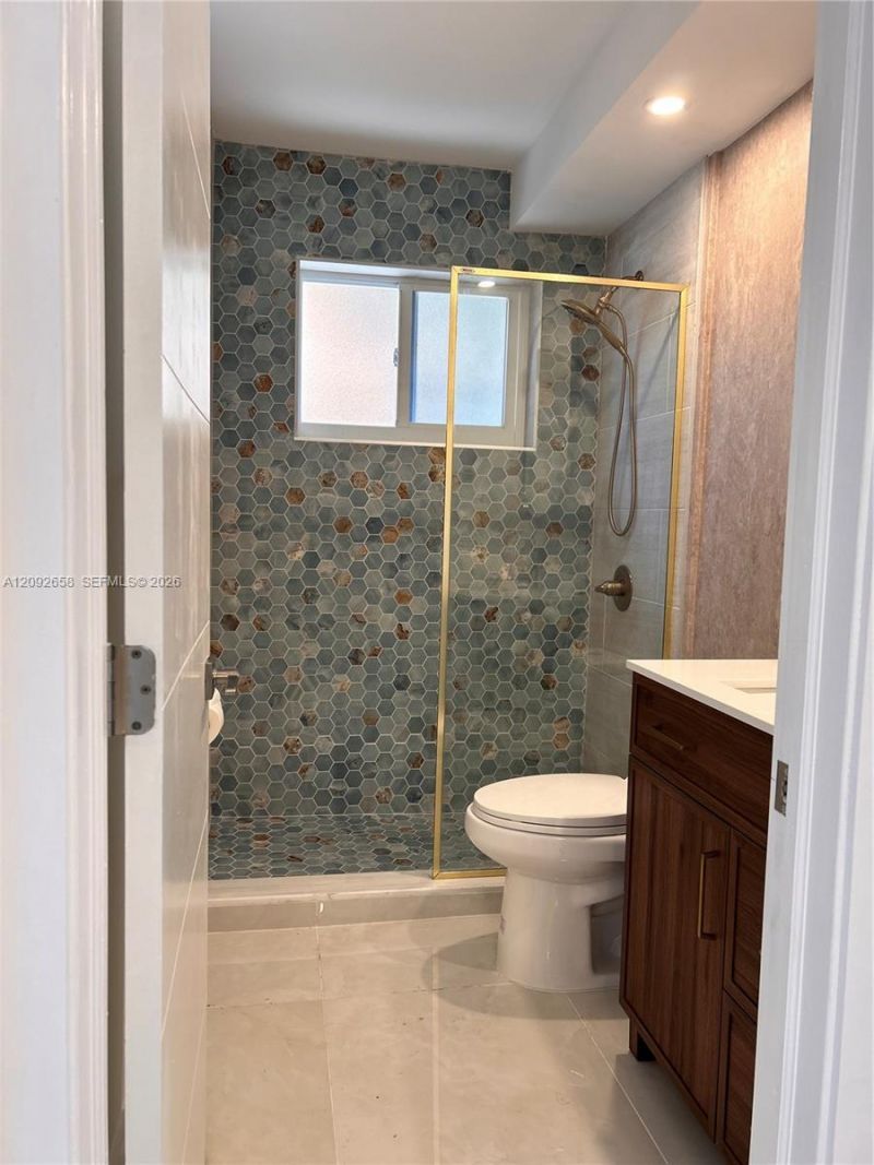 2430 NE 135th St, Unit 201, North Miami, FL 33181 Photo