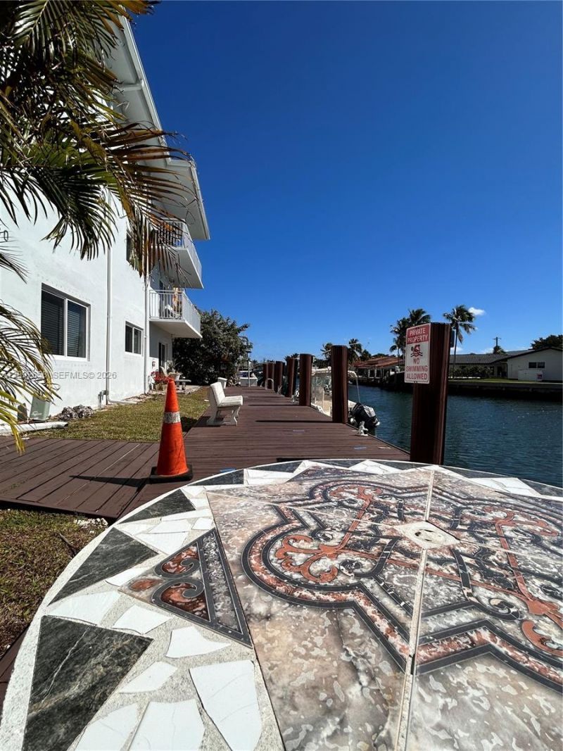 2430 NE 135th St, Unit 201, North Miami, FL 33181 Photo