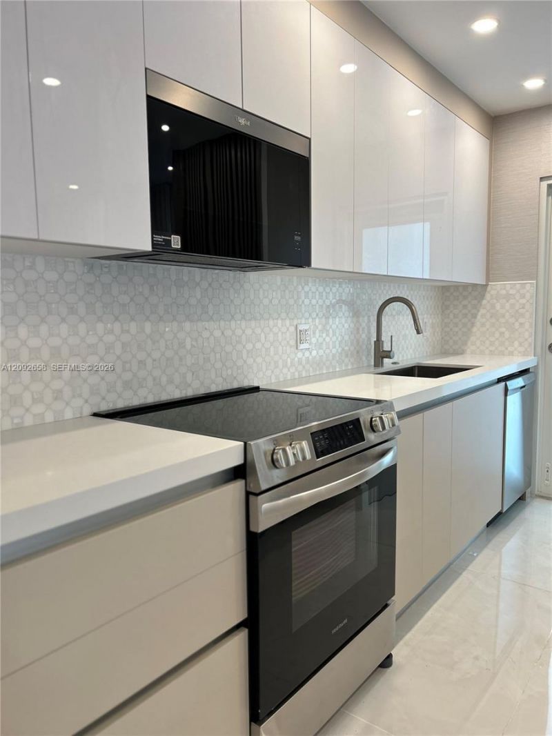 2430 NE 135th St, Unit 201, North Miami, FL 33181 Photo