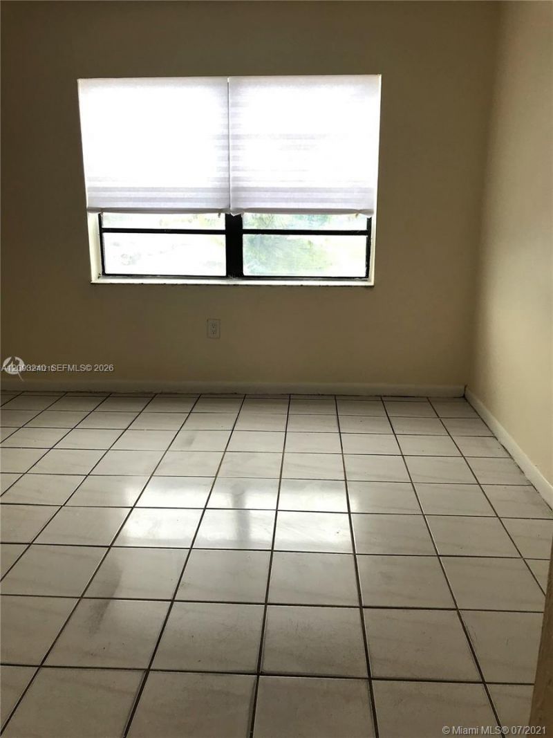 1325 W 68th St , Unit 221, Hialeah, FL 33014 Photo