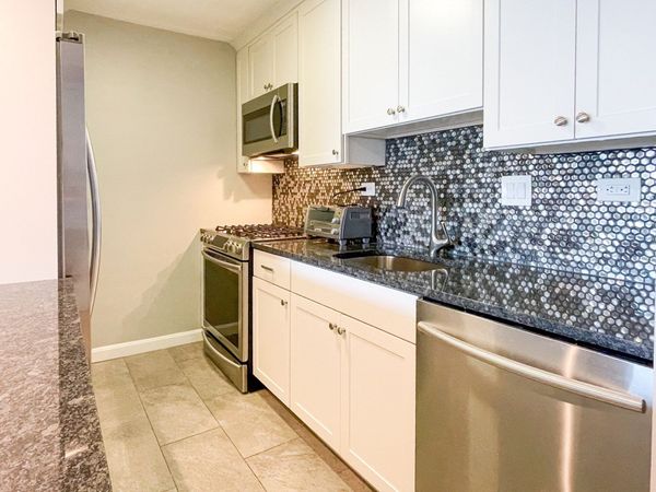9 Hawthorne Place, Unit 11J, Boston, MA 02114
