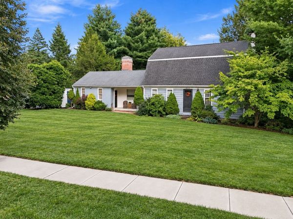 81 Coventry Ln, Longmeadow, MA 01106