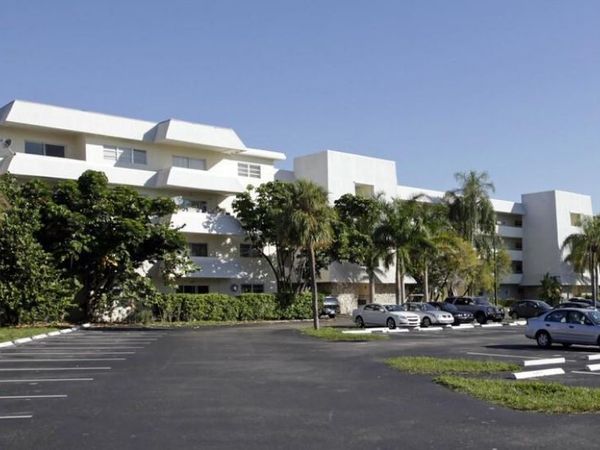 7410 SW 82nd St , Unit K410, Miami, FL 33143