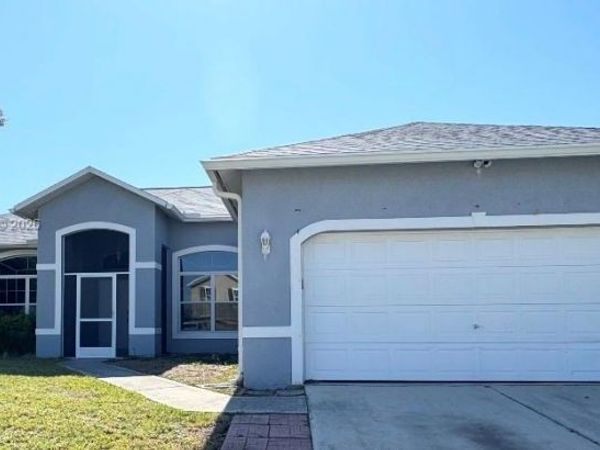 1716 SW 3rd Pl , Cape Coral, FL 33991