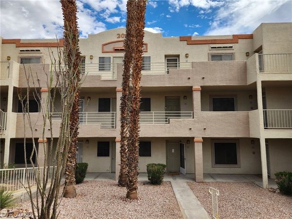 2016 Mesquite Lane, Unit 303, Laughlin, NV 89029