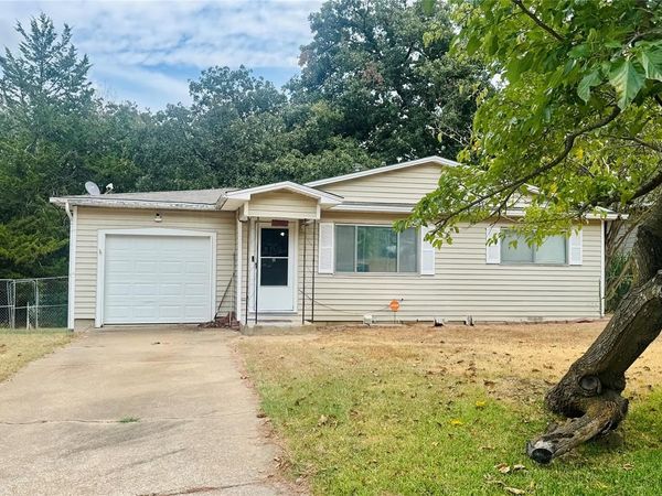 1200 Park Drive , Denison, TX 75020