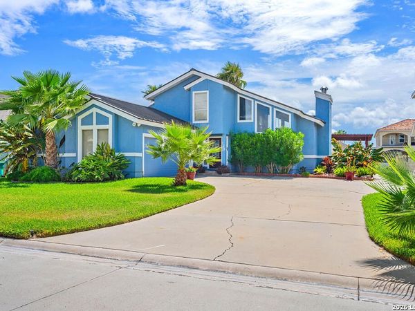 135 Sea View Dr, Aransas Pass, TX 78336