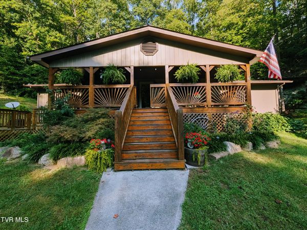 556 Racking Rock Road, Clintwood, VA 24228