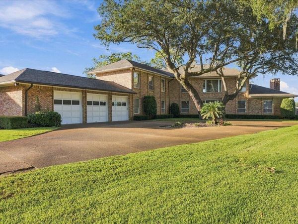 259 NW Sleepy Oaks Lane, Fort Walton Beach, FL 32548