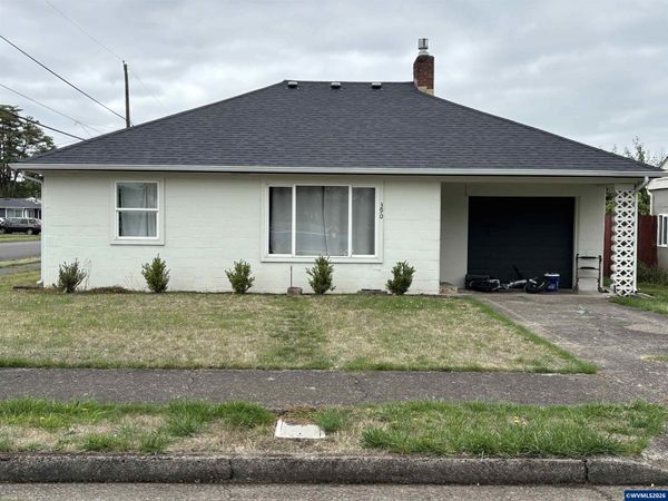 390 S 7th St, Lebanon, OR 97355