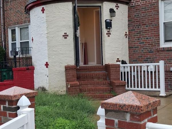 11551 203rd Street , Saint Albans, NY 11412