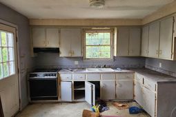 1812 Saint Louis Avenue photo 4