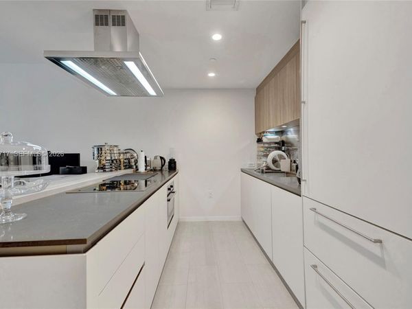 1000 Brickell Plz , Unit 3105, Miami, FL 33131