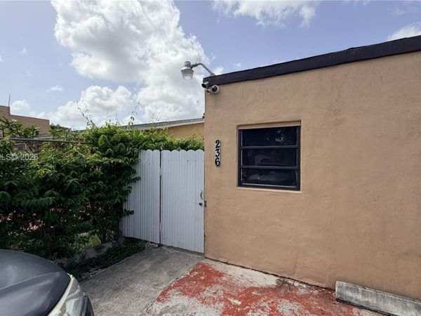 236 E 14th St , Hialeah, FL 33010
