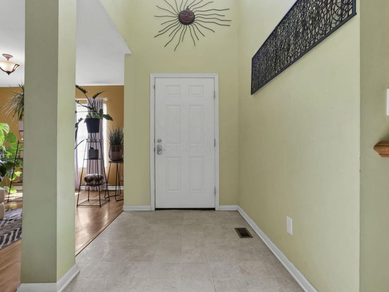 9290 Ruston Lane, Reynoldsburg, OH 43068 Photo 4