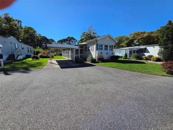1661 Old Country Rd, Unit 282, Riverhead, NY 11901