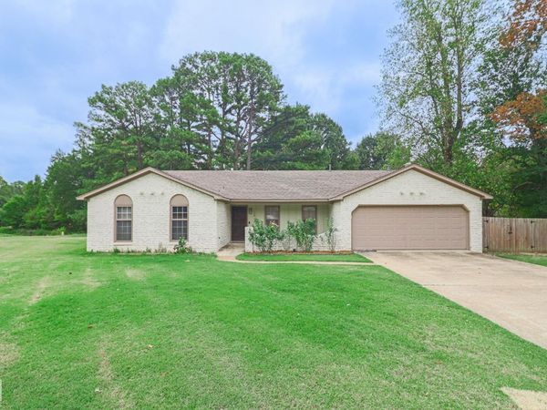 2812 Glenwood Cove, Jonesboro, AR 72401