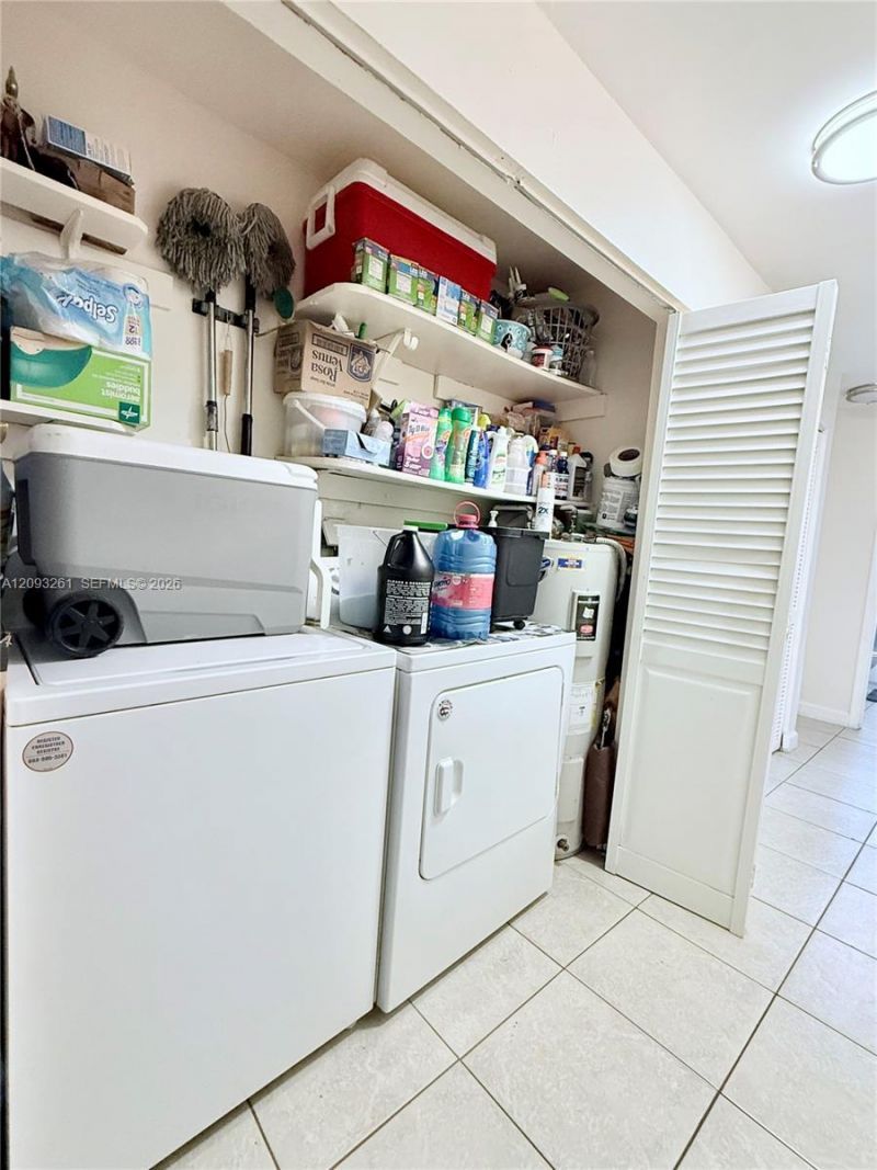 1284 W 44th Pl, Unit 1, Hialeah, FL 33012 Photo