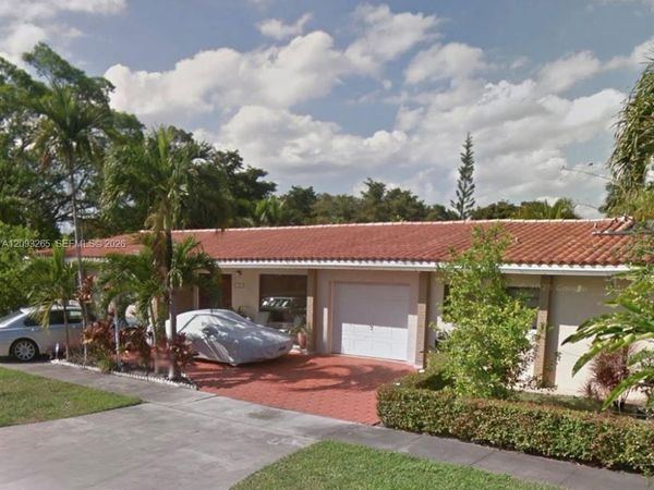 1901 Hammond Dr , Miami Springs, FL 33166