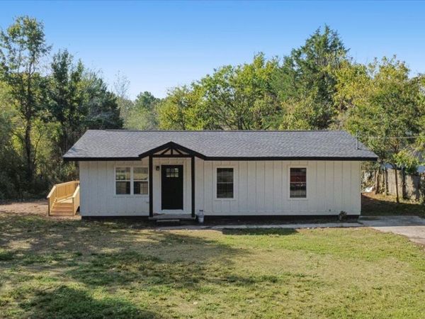 396 Price Road NE, Rome, GA 30161