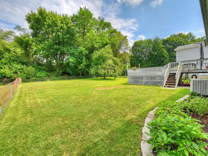 960 Butterfly Court, Springfield Township, OH 45231 Photo 2
