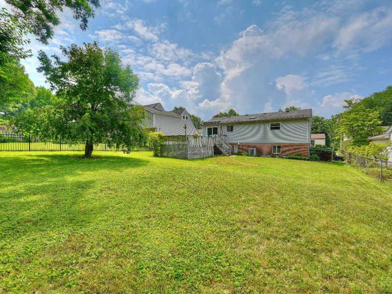 960 Butterfly Court, Springfield Township, OH 45231 Photo 3