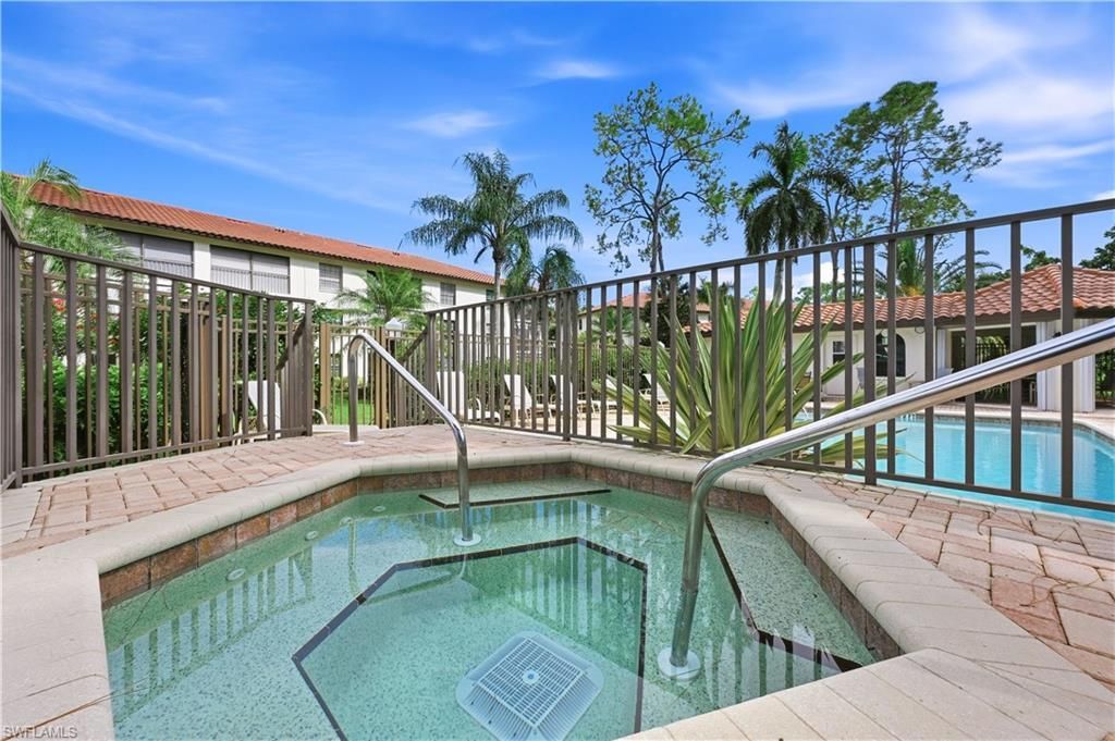 269 Deerwood Cir , Unit 14, Naples, FL 34113 Photo