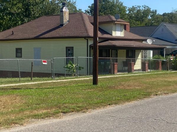 211 E Washington Avenue, Bessemer City, NC 28016